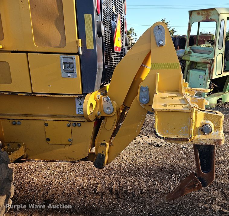 image for item DT7737 2012 John Deere 772G motor grader