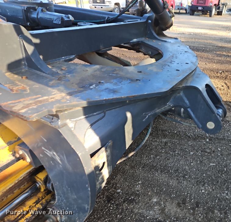 image for item DT7737 2012 John Deere 772G motor grader