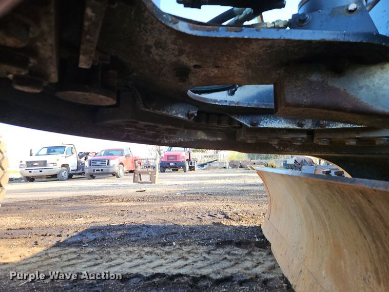 image for item DT7737 2012 John Deere 772G motor grader