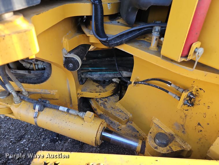 image for item DT7737 2012 John Deere 772G motor grader