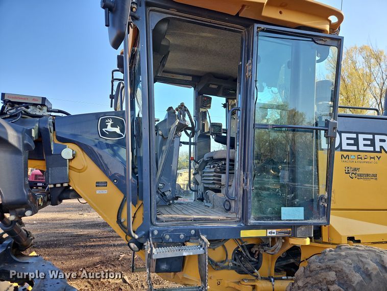 image for item DT7737 2012 John Deere 772G motor grader