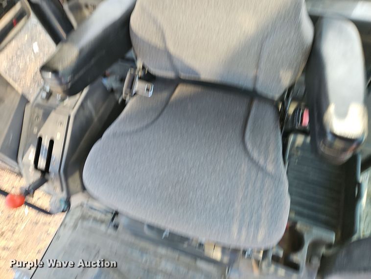 image for item DT7737 2012 John Deere 772G motor grader