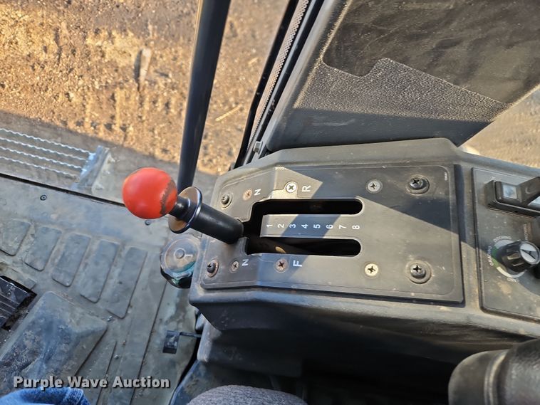 image for item DT7737 2012 John Deere 772G motor grader