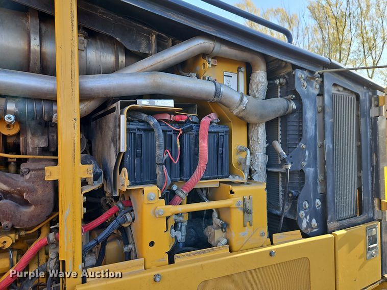 image for item DT7737 2012 John Deere 772G motor grader