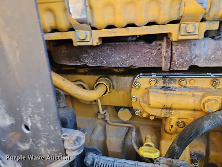 image for item DT7737 2012 John Deere 772G motor grader