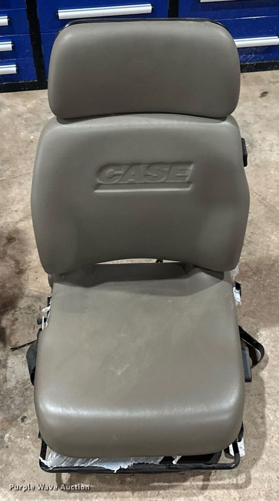 image for item DU3446 (2) Case dozer seats