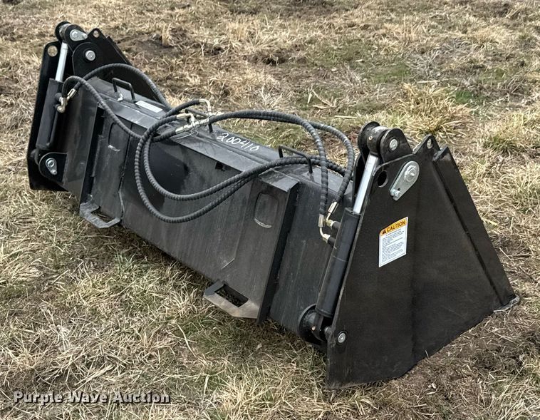 image for item DU9693 2024 Topcat 4IN1BCT skid steer bucket