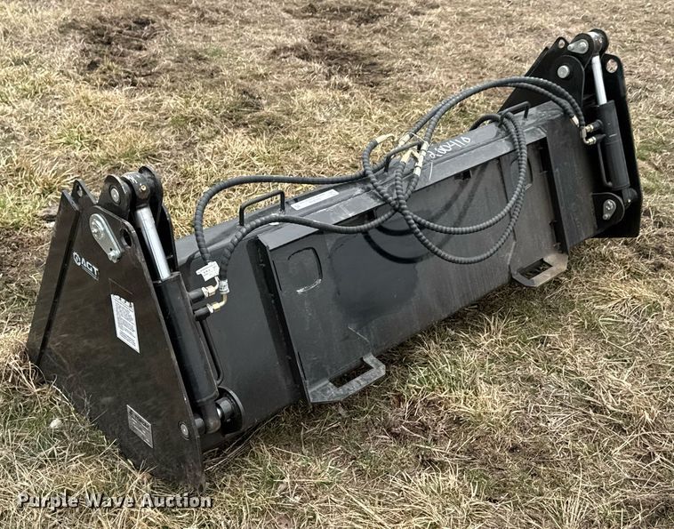 image for item DU9693 2024 Topcat 4IN1BCT skid steer bucket