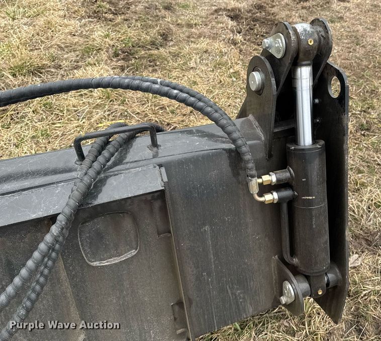 image for item DU9693 2024 Topcat 4IN1BCT skid steer bucket