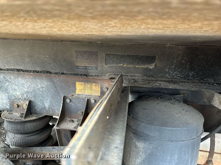 image for item DV0743 2001 International  F-4900 dump truck