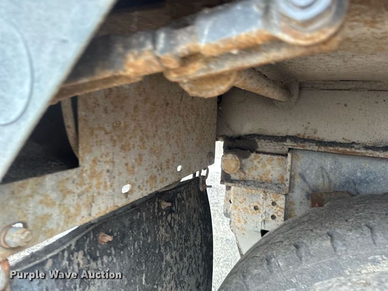 image for item DV0743 2001 International  F-4900 dump truck