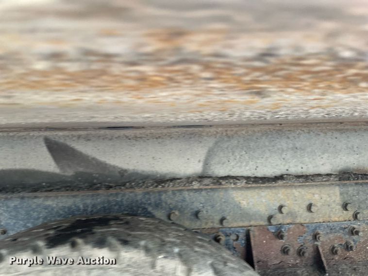 image for item DV0743 2001 International  F-4900 dump truck