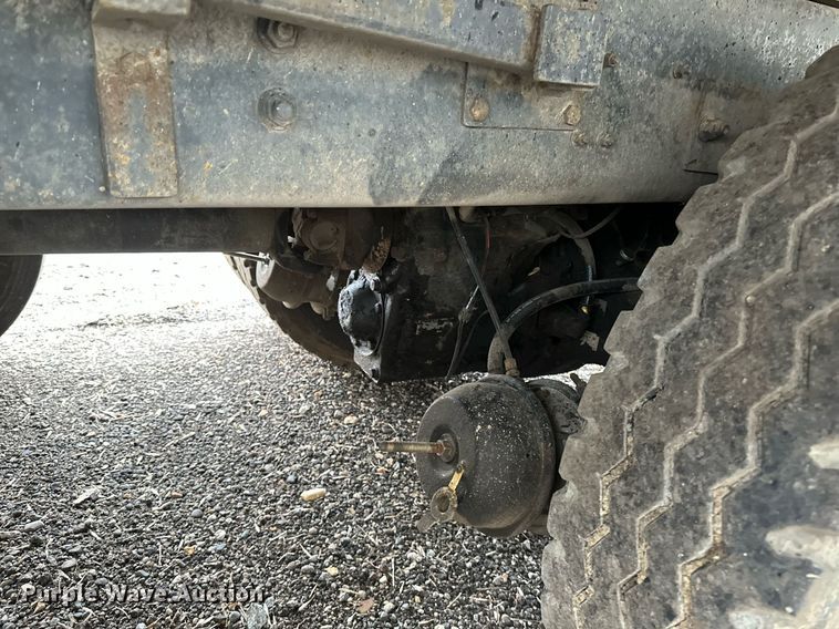 image for item DV0743 2001 International  F-4900 dump truck