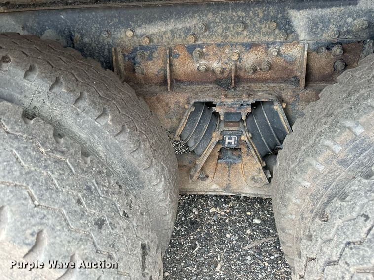 image for item DV0743 2001 International  F-4900 dump truck