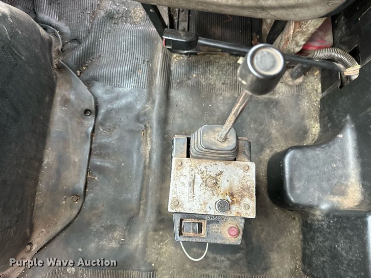 image for item DV0743 2001 International  F-4900 dump truck