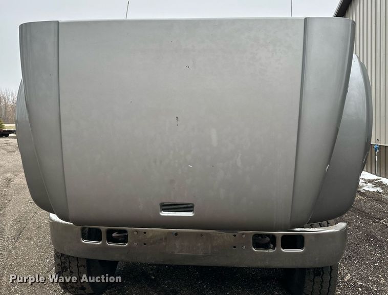 image for item DV0743 2001 International  F-4900 dump truck