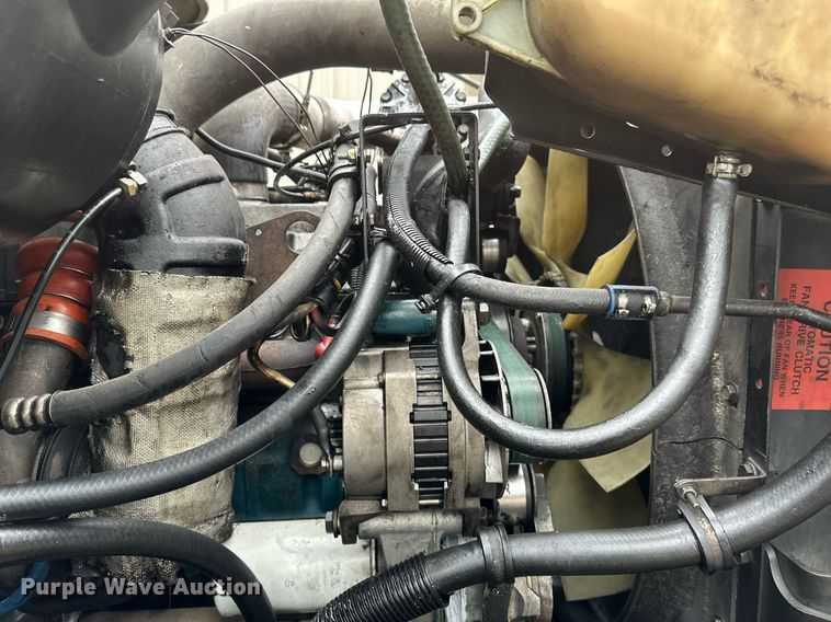 image for item DV0743 2001 International  F-4900 dump truck