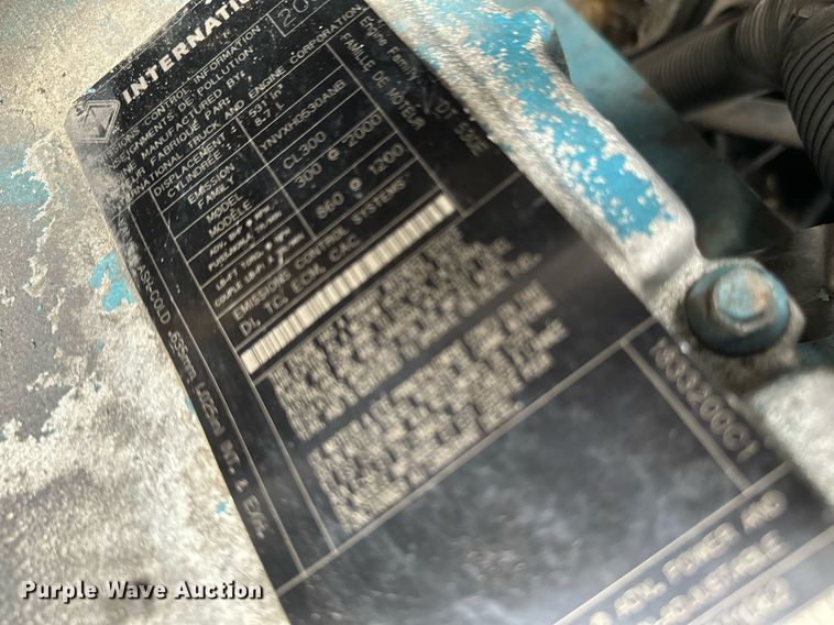 image for item DV0743 2001 International  F-4900 dump truck