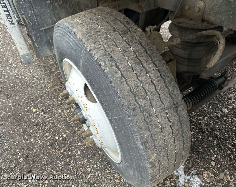 image for item DV0743 2001 International  F-4900 dump truck