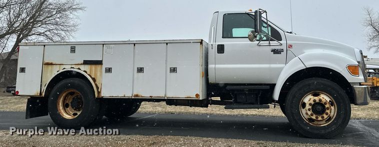 image for item DV0744 2010 Ford  F750 Super Duty XL utility / service truck