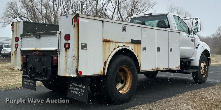 image for item DV0744 2010 Ford  F750 Super Duty XL utility / service truck