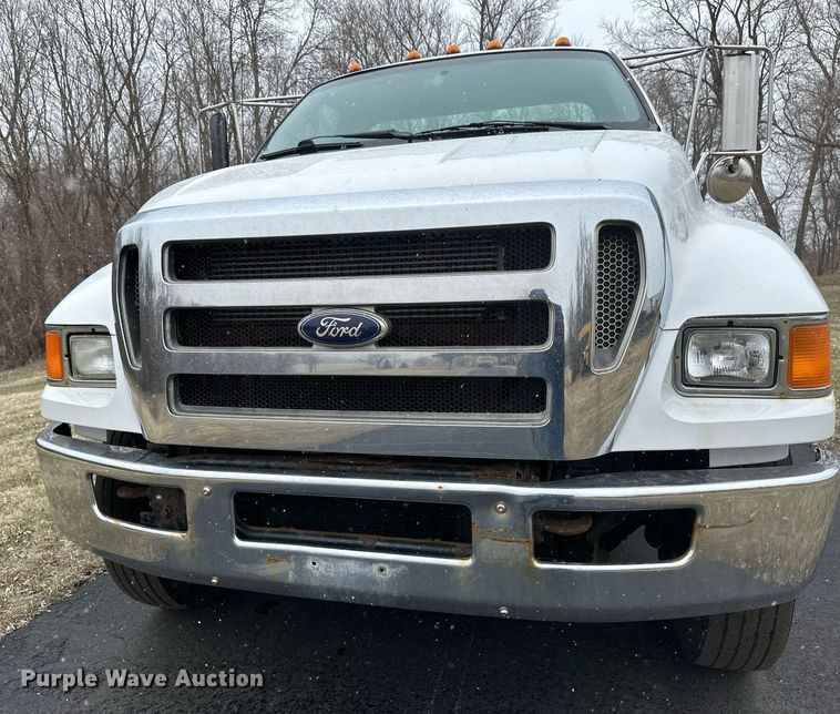 image for item DV0744 2010 Ford  F750 Super Duty XL utility / service truck