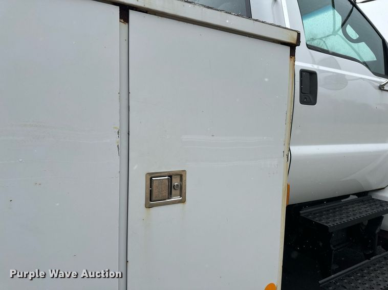 image for item DV0744 2010 Ford  F750 Super Duty XL utility / service truck