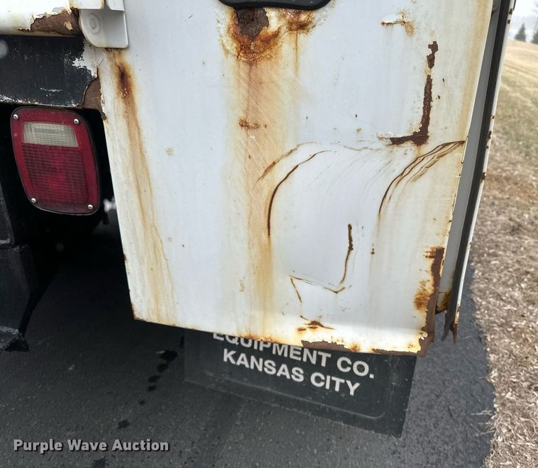 image for item DV0744 2010 Ford  F750 Super Duty XL utility / service truck