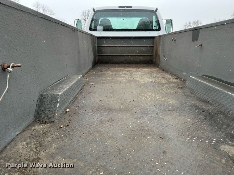 image for item DV0744 2010 Ford  F750 Super Duty XL utility / service truck