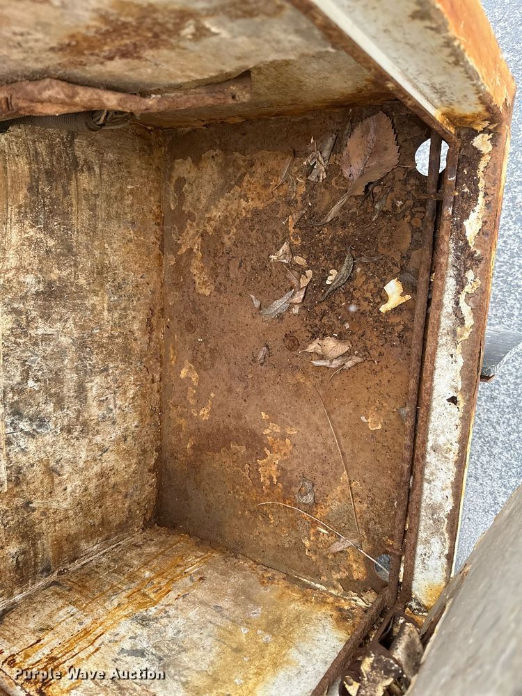 image for item DV0744 2010 Ford  F750 Super Duty XL utility / service truck