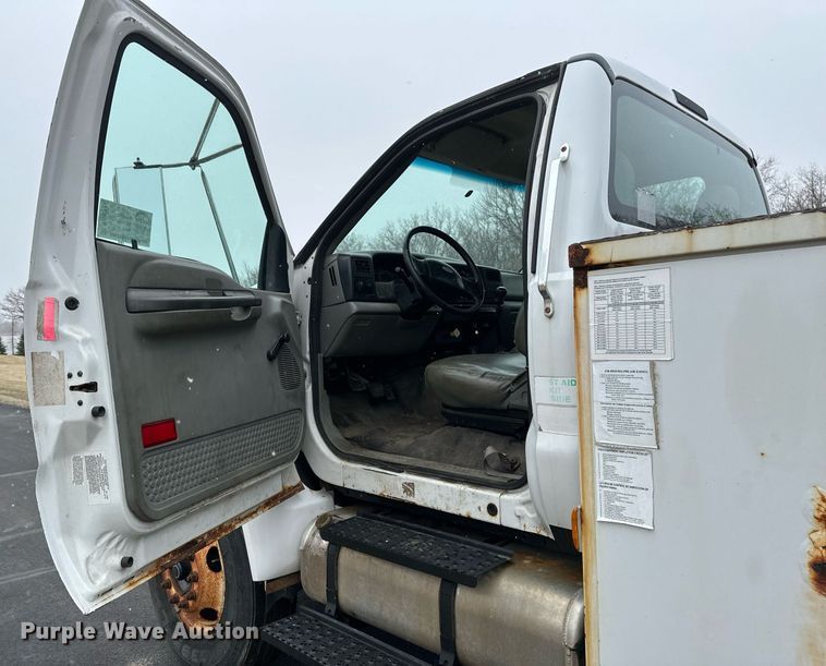 image for item DV0744 2010 Ford  F750 Super Duty XL utility / service truck