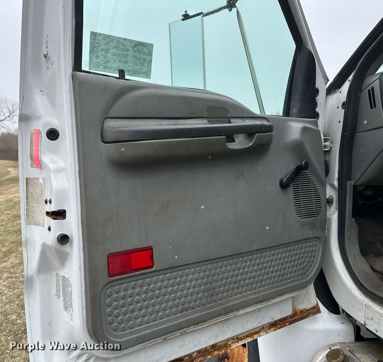 image for item DV0744 2010 Ford  F750 Super Duty XL utility / service truck