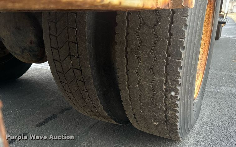 image for item DV0744 2010 Ford  F750 Super Duty XL utility / service truck