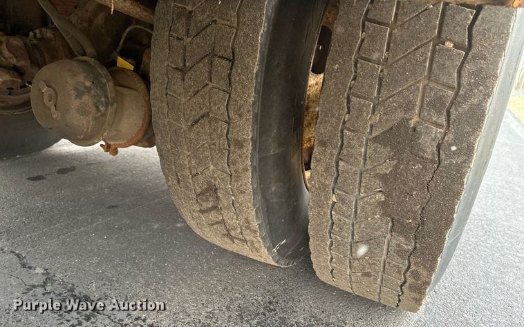 image for item DV0744 2010 Ford  F750 Super Duty XL utility / service truck