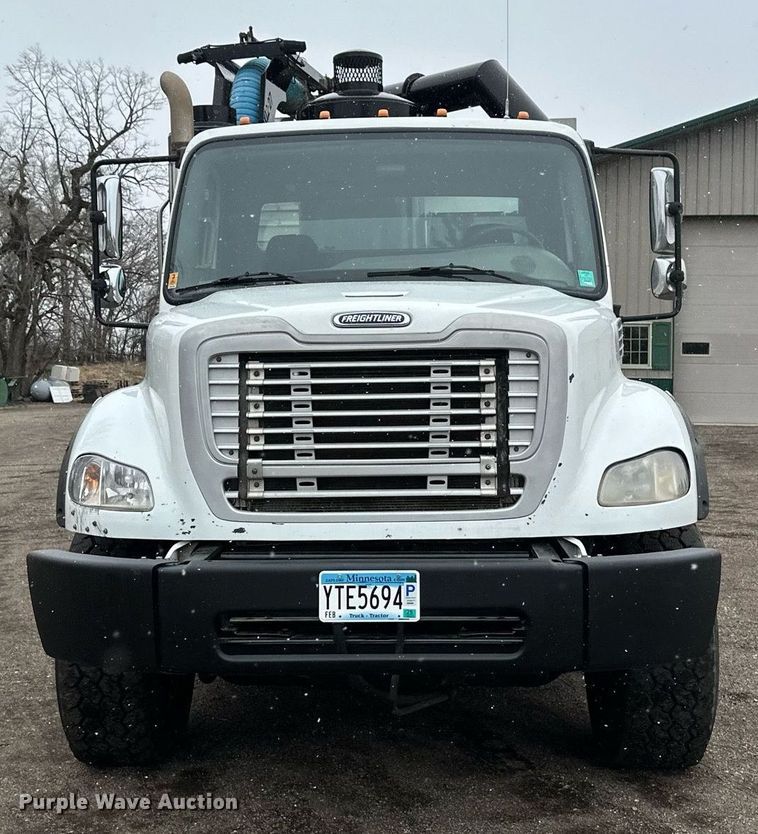 image for item DV0746 2011 Freightliner  Business class M2 hydrovac truck