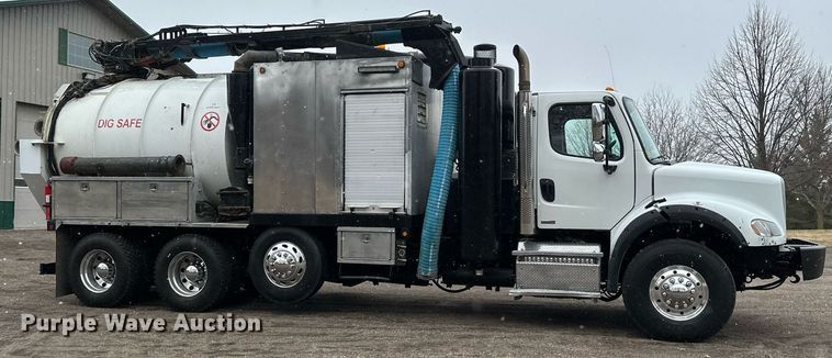 image for item DV0746 2011 Freightliner  Business class M2 hydrovac truck