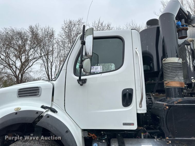 image for item DV0746 2011 Freightliner  Business class M2 hydrovac truck