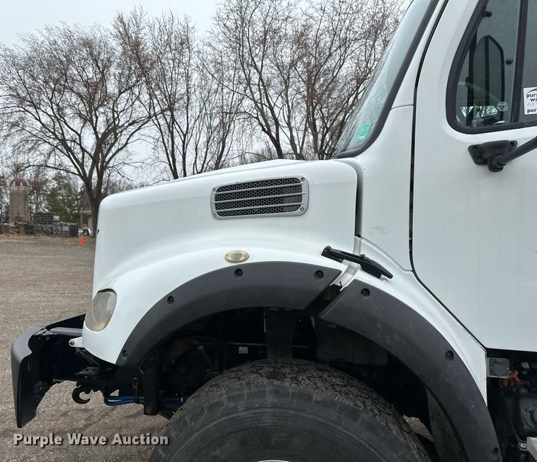 image for item DV0746 2011 Freightliner  Business class M2 hydrovac truck