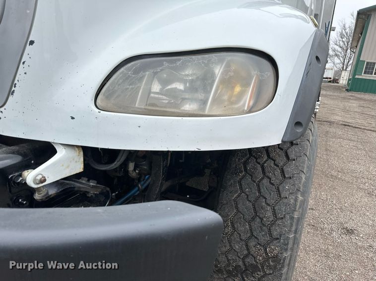 image for item DV0746 2011 Freightliner  Business class M2 hydrovac truck