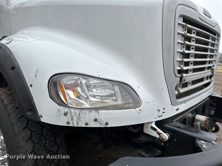 image for item DV0746 2011 Freightliner  Business class M2 hydrovac truck