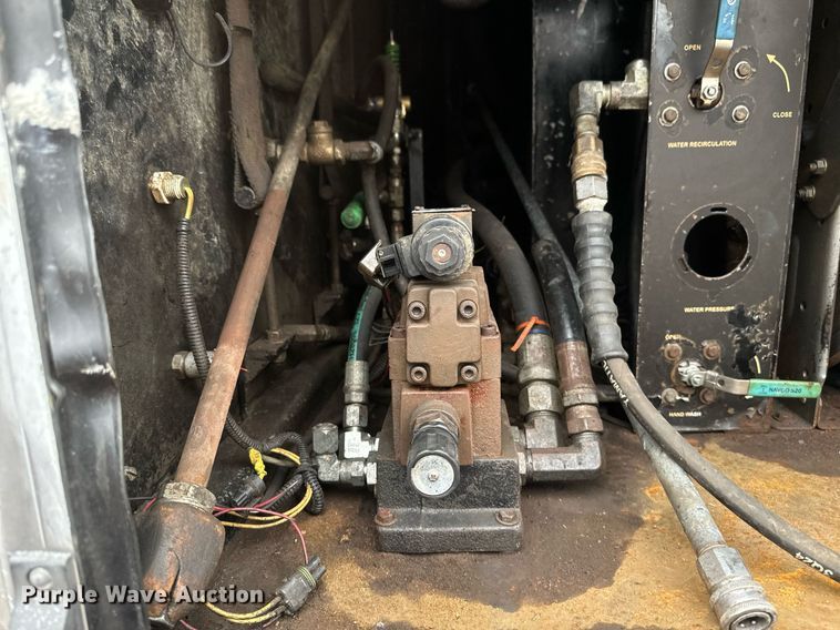 image for item DV0746 2011 Freightliner  Business class M2 hydrovac truck