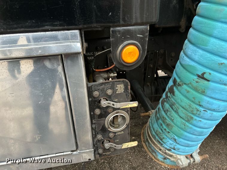 image for item DV0746 2011 Freightliner  Business class M2 hydrovac truck