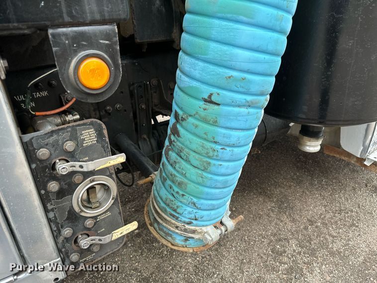 image for item DV0746 2011 Freightliner  Business class M2 hydrovac truck