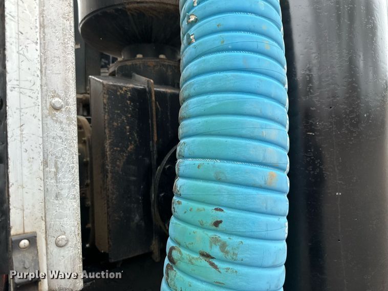 image for item DV0746 2011 Freightliner  Business class M2 hydrovac truck