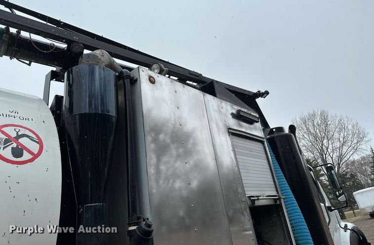 image for item DV0746 2011 Freightliner  Business class M2 hydrovac truck