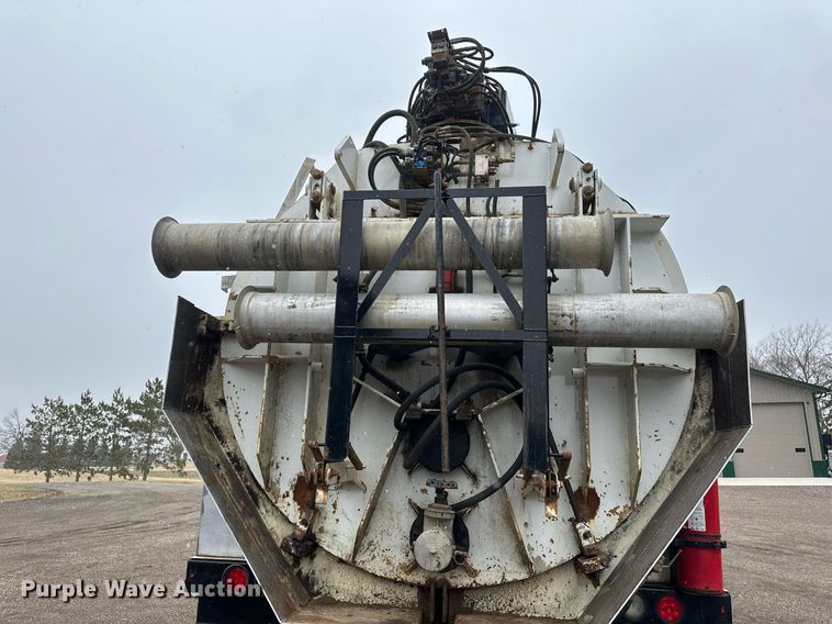 image for item DV0746 2011 Freightliner  Business class M2 hydrovac truck