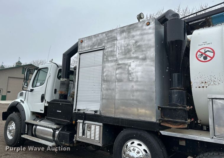 image for item DV0746 2011 Freightliner  Business class M2 hydrovac truck