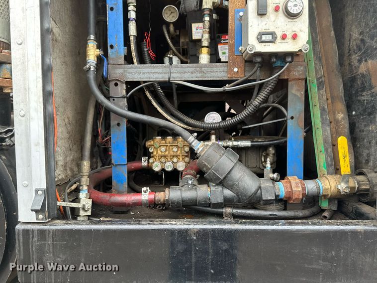 image for item DV0746 2011 Freightliner  Business class M2 hydrovac truck