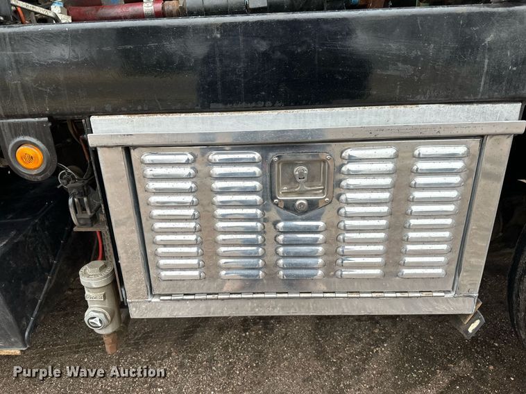 image for item DV0746 2011 Freightliner  Business class M2 hydrovac truck