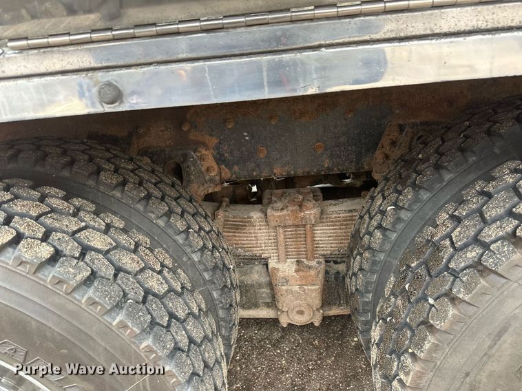 image for item DV0746 2011 Freightliner  Business class M2 hydrovac truck